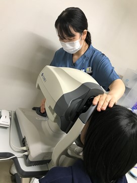 写真：屈折検査